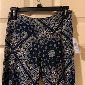 Black and white paisley design Leggins